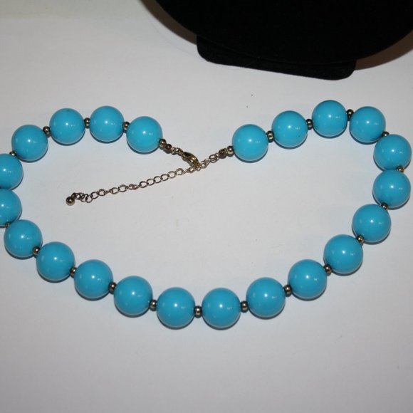 Beautiful chunky blue beaded necklace with gold accents 19-22" - Picture 2 of 5